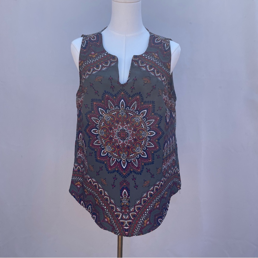 Verse Made in USA Boho Mandala Print Tie Neck Sleeveless Top Medium